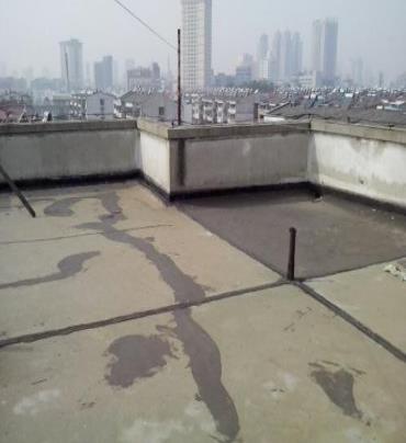 泰兴漏水维修 楼顶漏水是什么原因，楼顶漏水维修方法是什么?